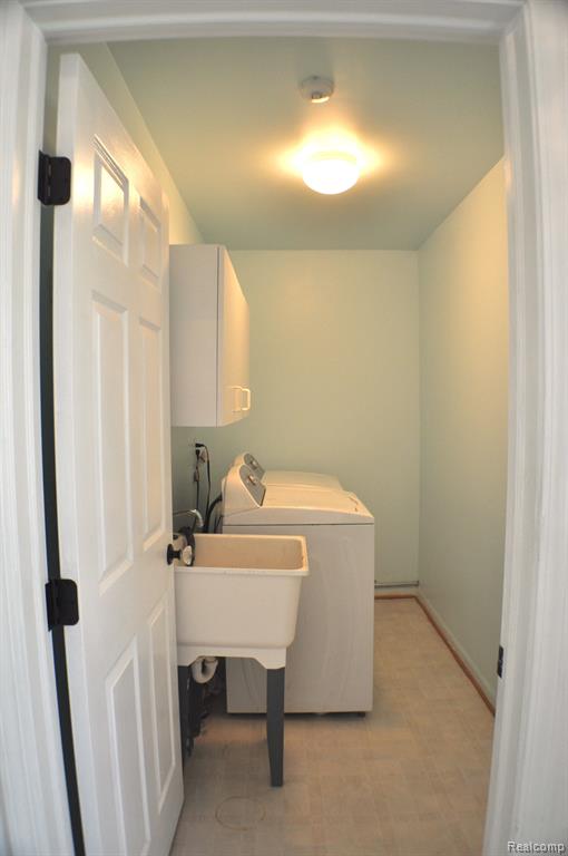 4439 HUNTERS Circle W, Canton, MI 48188 — Photo 16