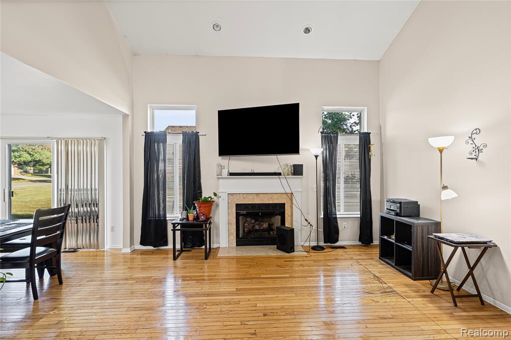 805 Columbia Drive, Flint, MI 48503 — Photo 11