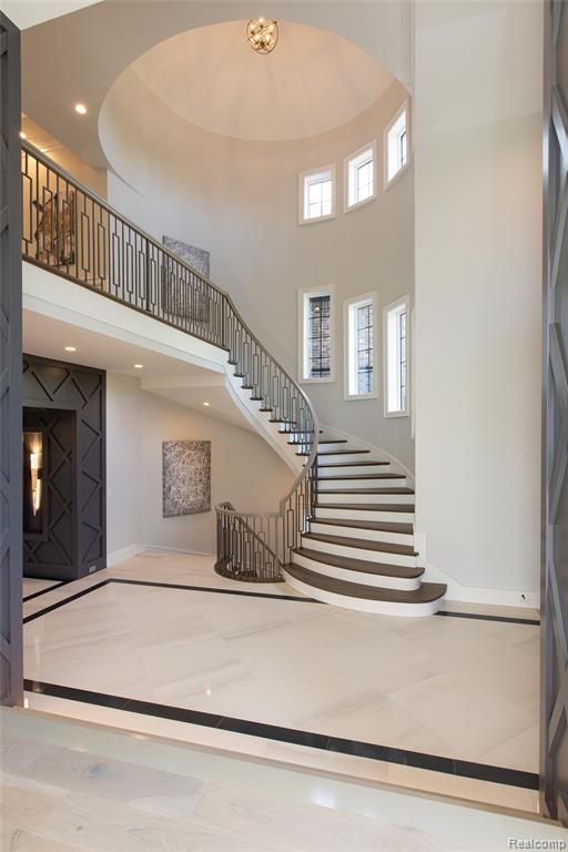 556 Barrington Court - Photo 3