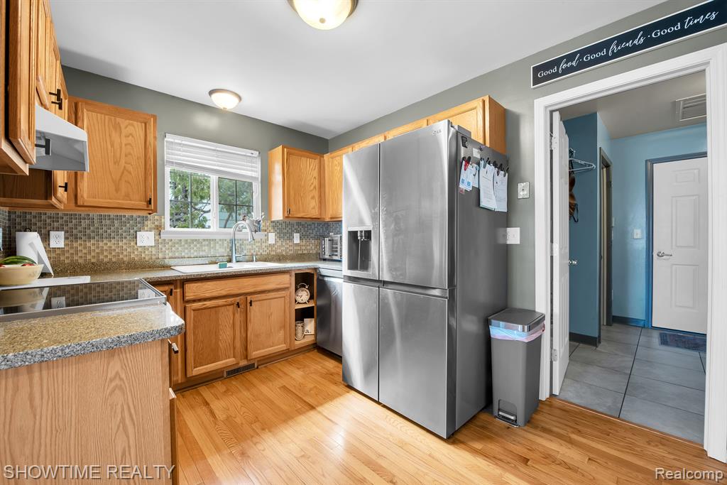 97 AVERY Street, Mount Clemens, MI 48043 — Photo 11