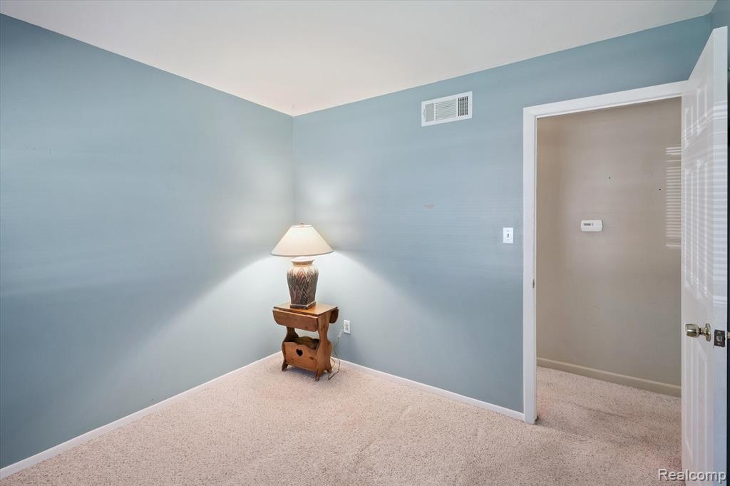429 Cambridge Avenue, South Lyon, MI 48178 — Photo 16