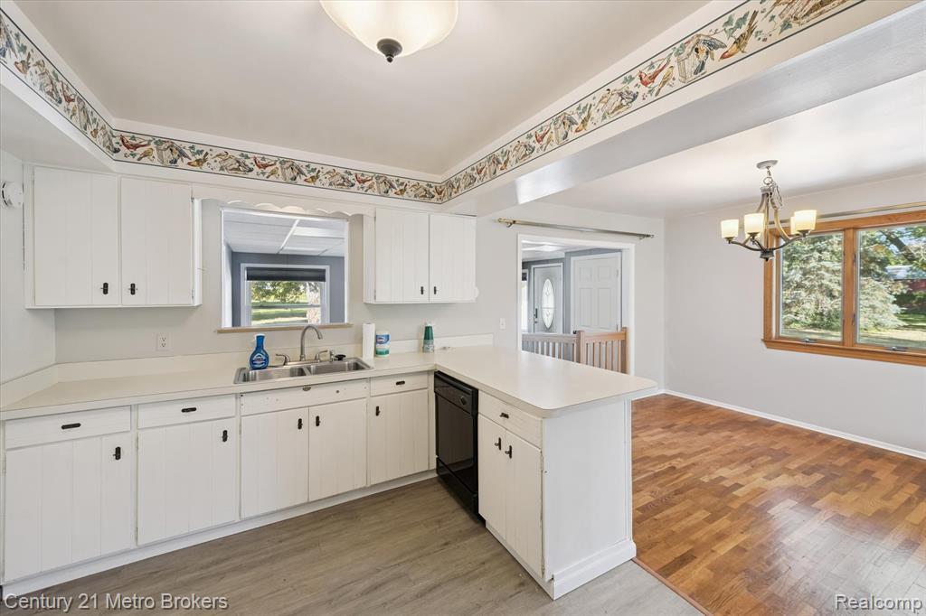 4460 Torrey Road, Flint, MI 48507 — Photo 12