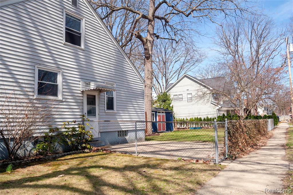 802 Catalpa Drive, Royal Oak, MI 48067 — Photo 29