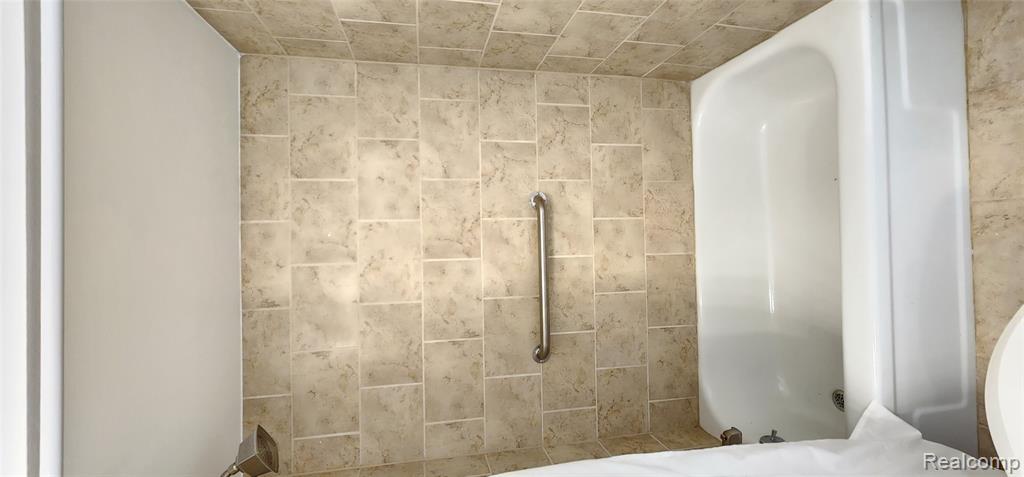 40344 Newport Drive, Plymouth, MI 48170 — Photo 18
