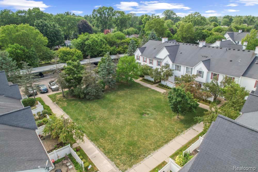 22051 Atlantic Pointe, Farmington Hills, MI 48336 — Photo 34