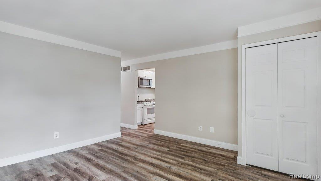8725 Packard Avenue, Warren, MI 48089 — Photo 4
