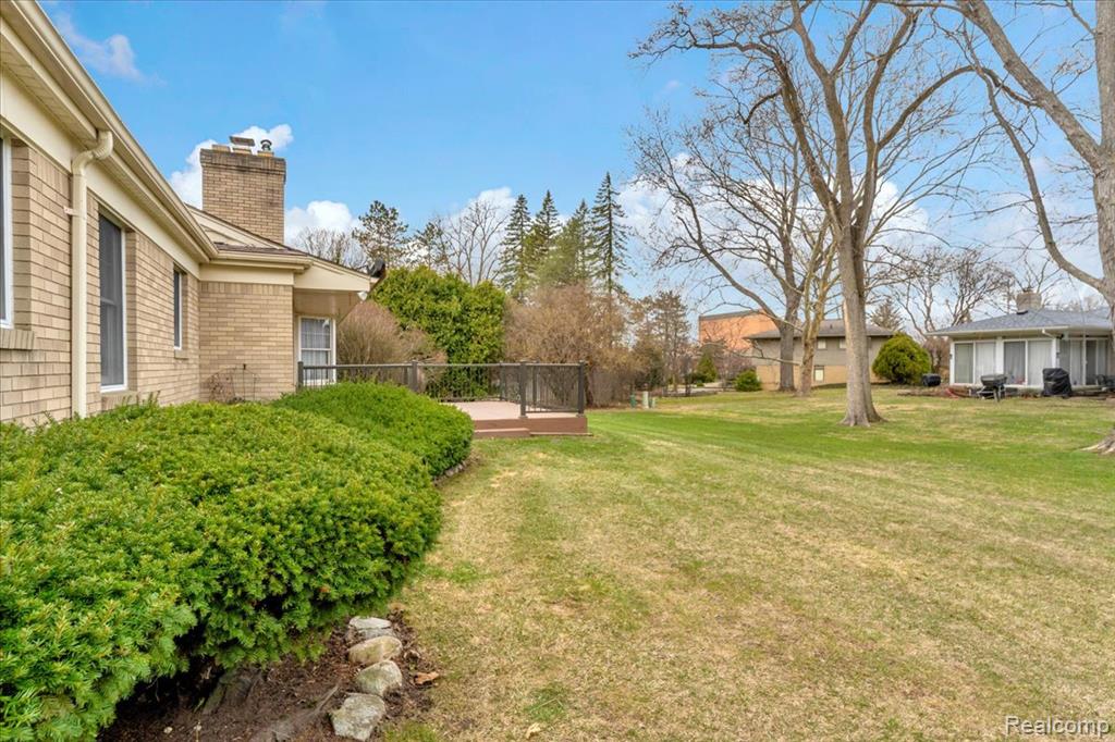 19010 Lacrosse Avenue, Lathrup Village, MI 48076 — Photo 38