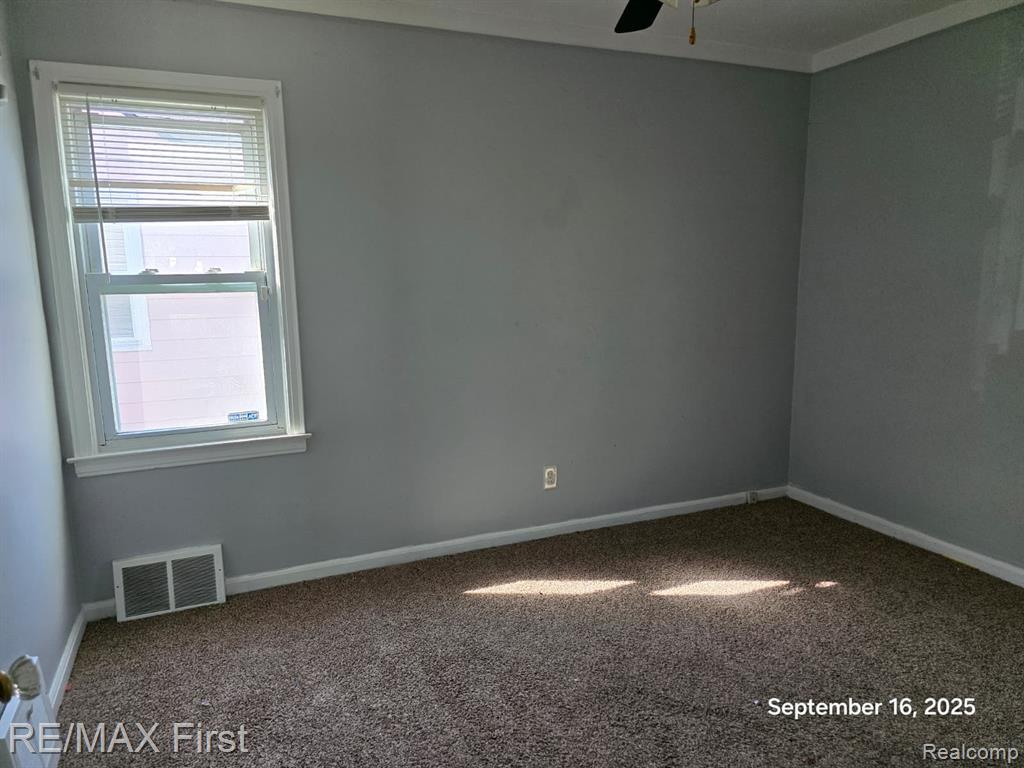 19341 Woodside Street, Harper Woods, MI 48225 — Photo 8