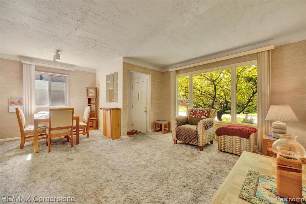 500 N LEONA Avenue, Garden City, MI — Photo 5