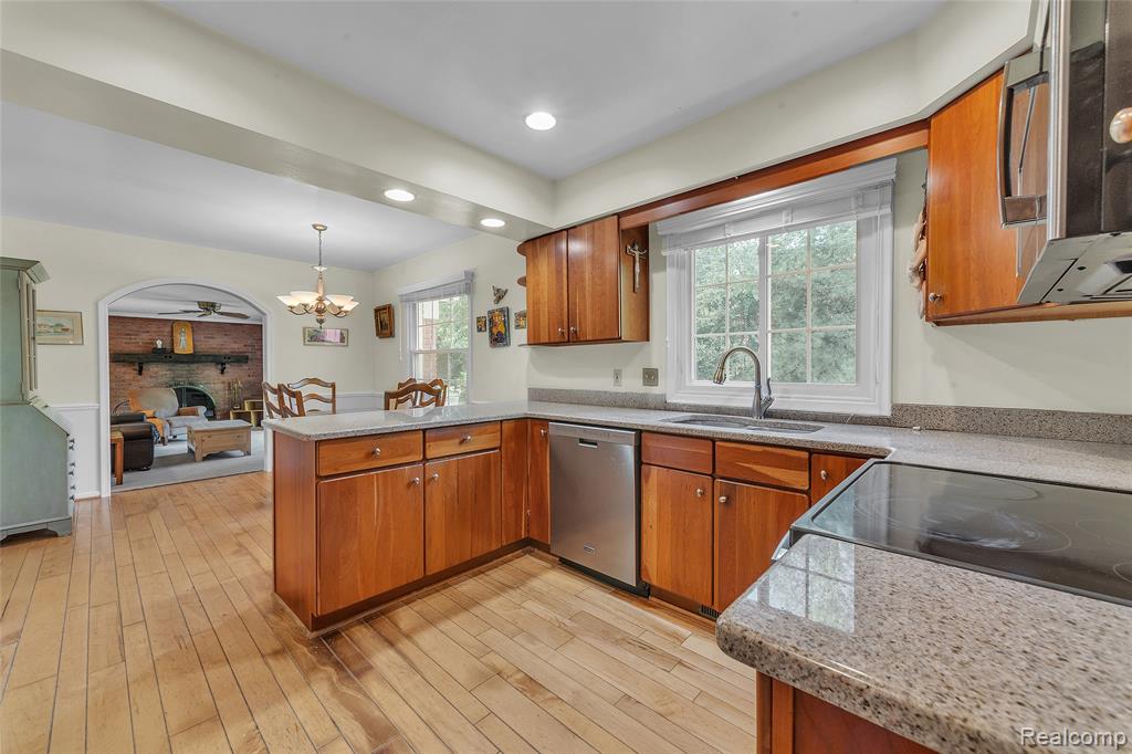 687 Foxhall Road, Bloomfield Hills, MI 48304 — Photo 10