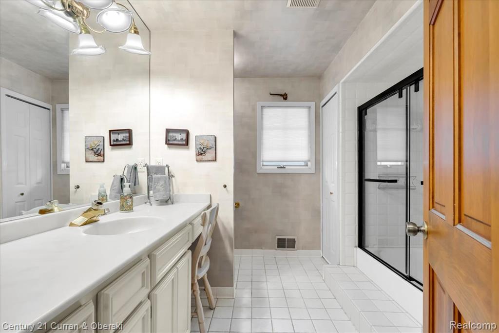13741 Chestnut Street, Southgate, MI 48195 — Photo 13