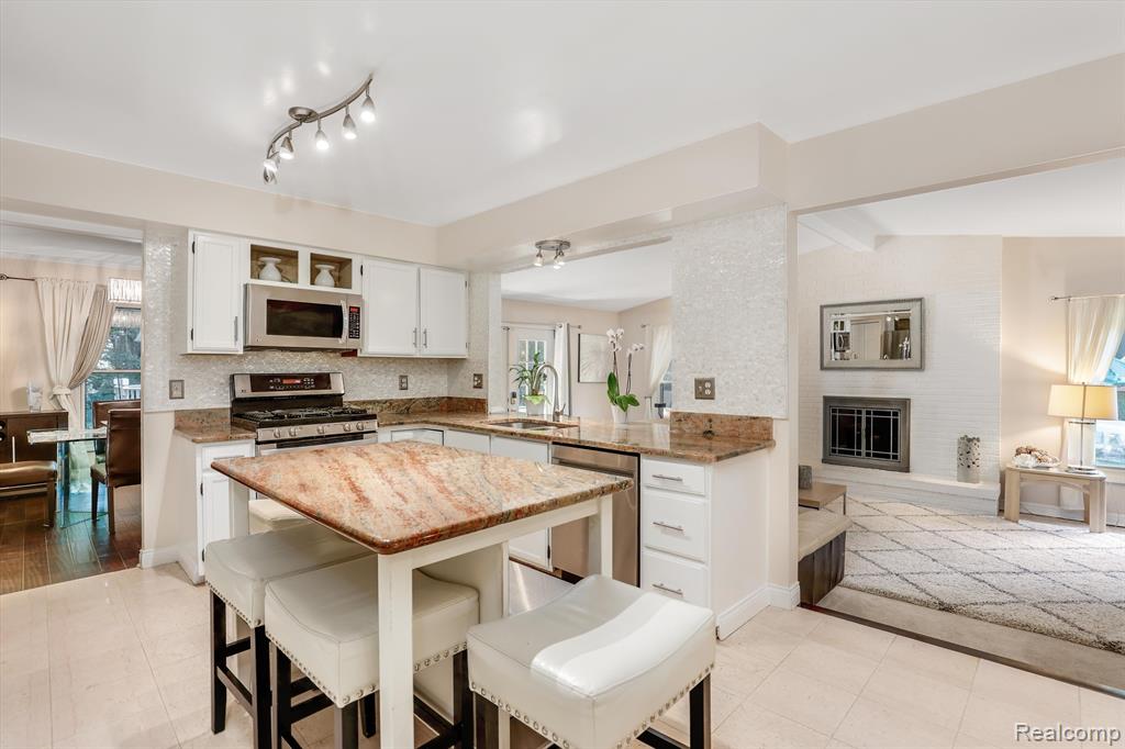 42063 Crestview Circle, Northville, MI 48168 — Photo 17