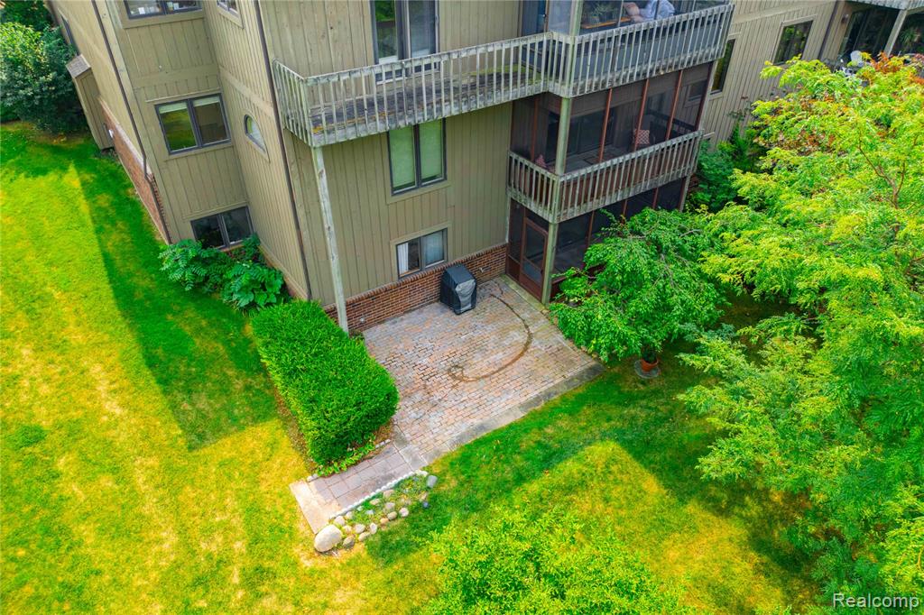 9830 Hawthorne Glen Drive, Grosse Ile, MI 48138 — Photo 9