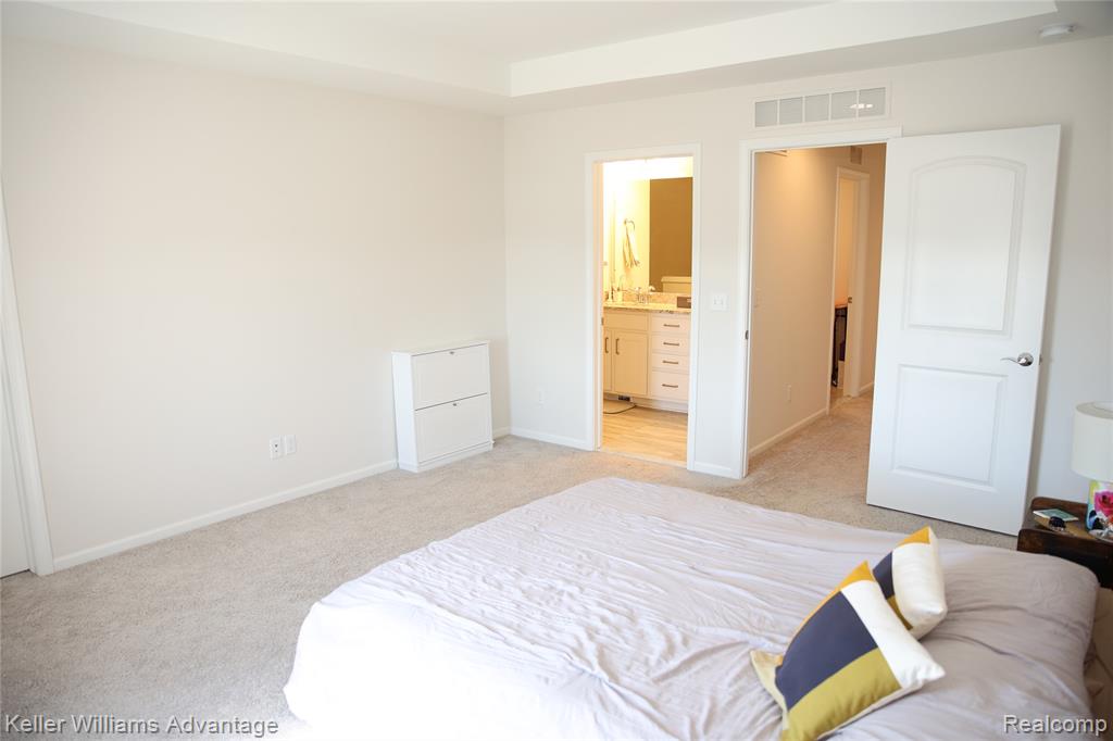 47660 Alden Terrace S, Northville, MI — Photo 11