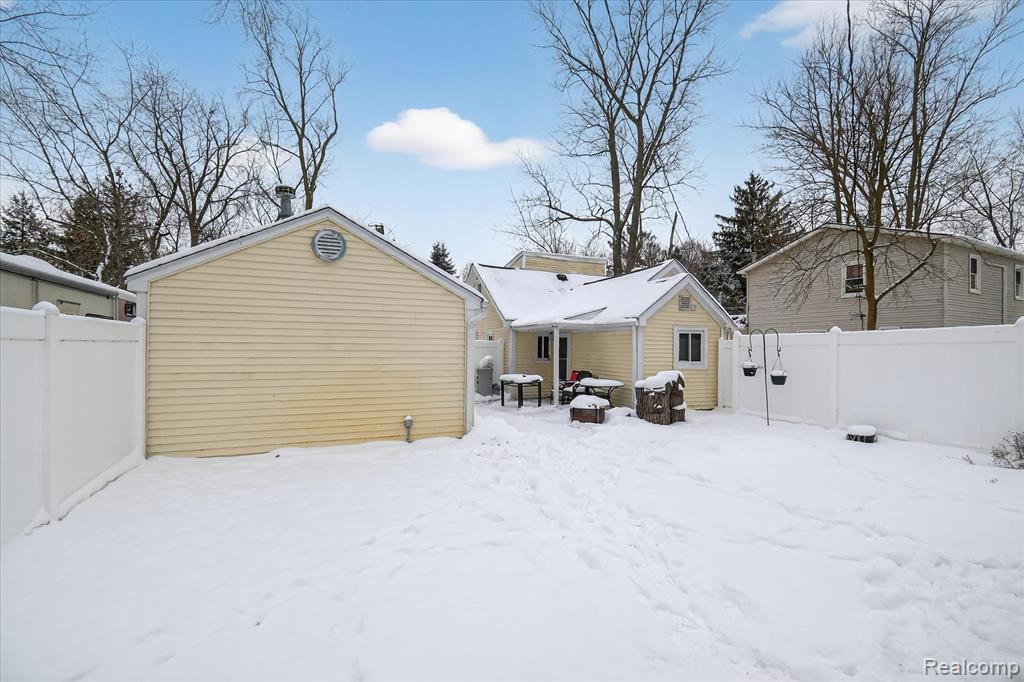 39 Pine Drive, Whitmore Lake, MI 48189 — Photo 28