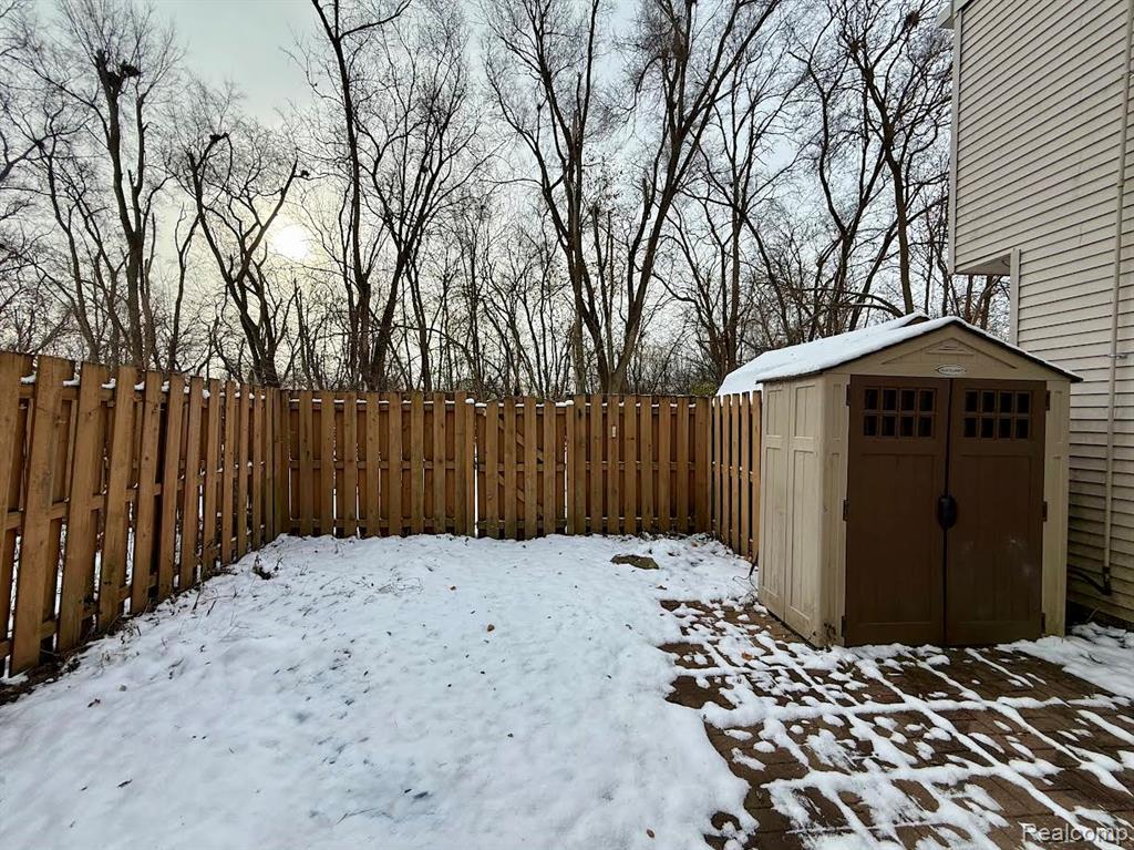 805 Estrada Drive, Belleville, MI 48111 — Photo 39