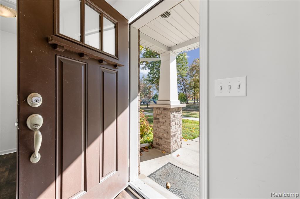 591 Parkside Way, 16, Ferndale, MI 48220 — Photo 7