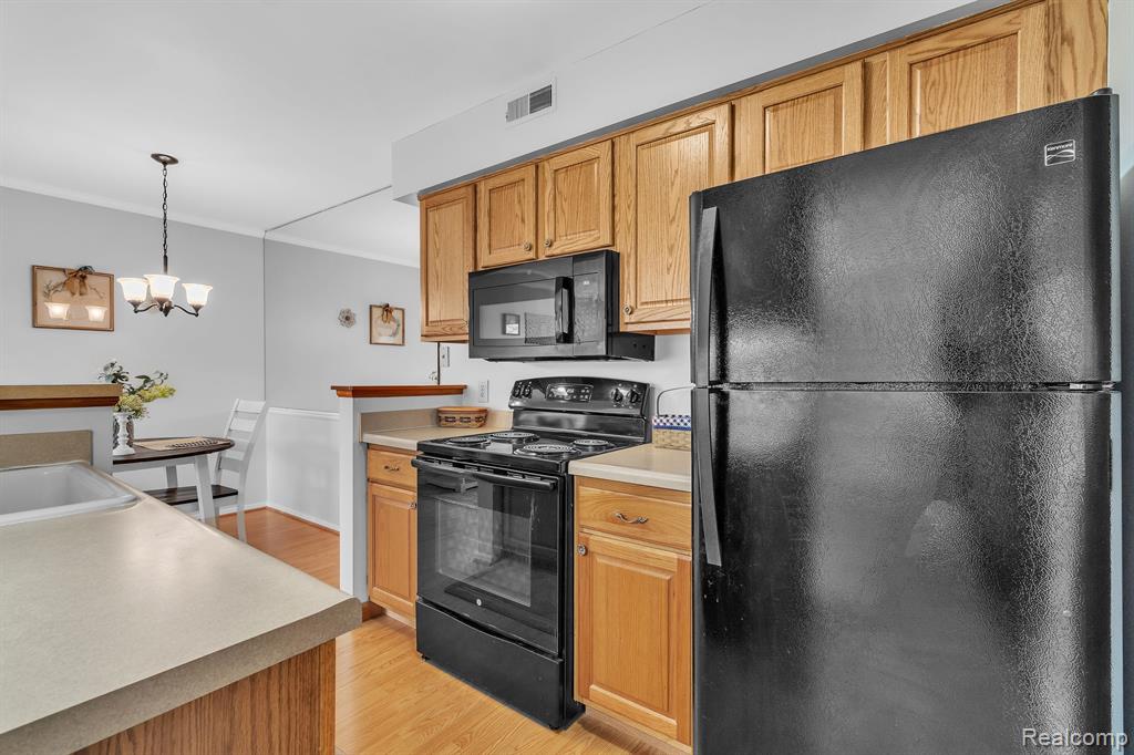 419 WATER TOWER Circle, Brighton, MI 48116 — Photo 15