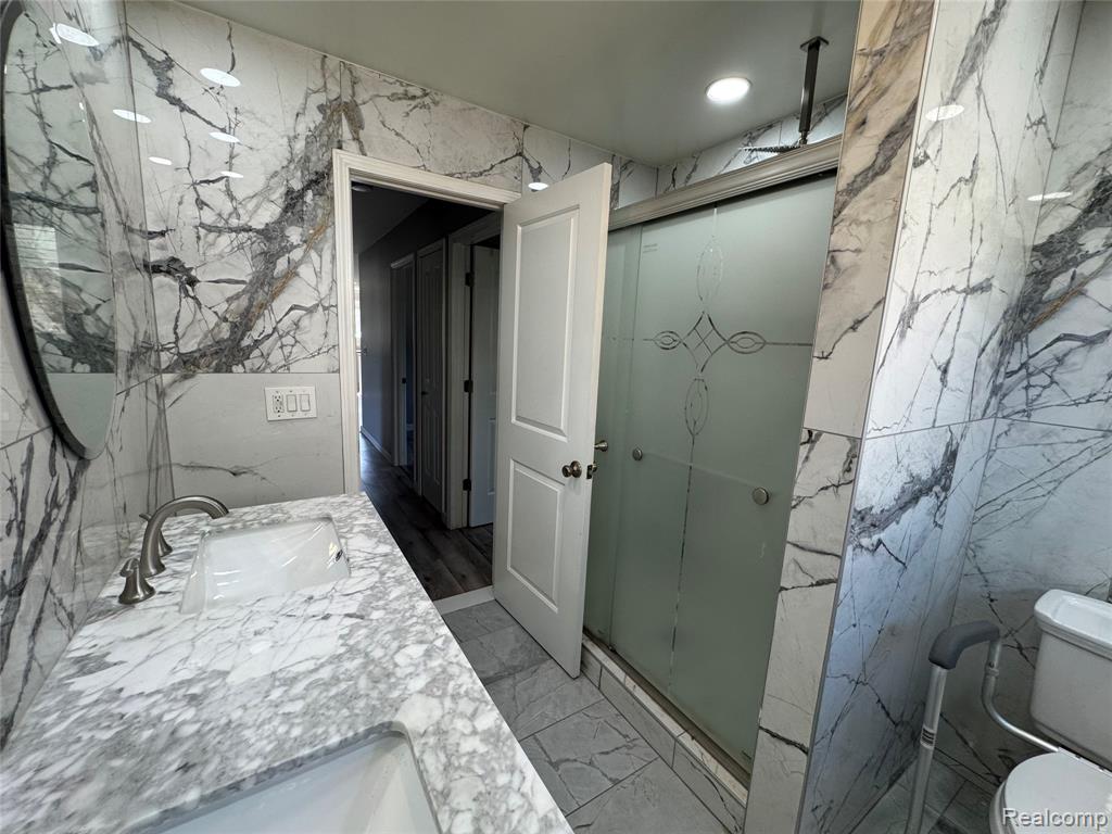43005 FREEPORT Drive, Sterling Heights, MI 48313 — Photo 14
