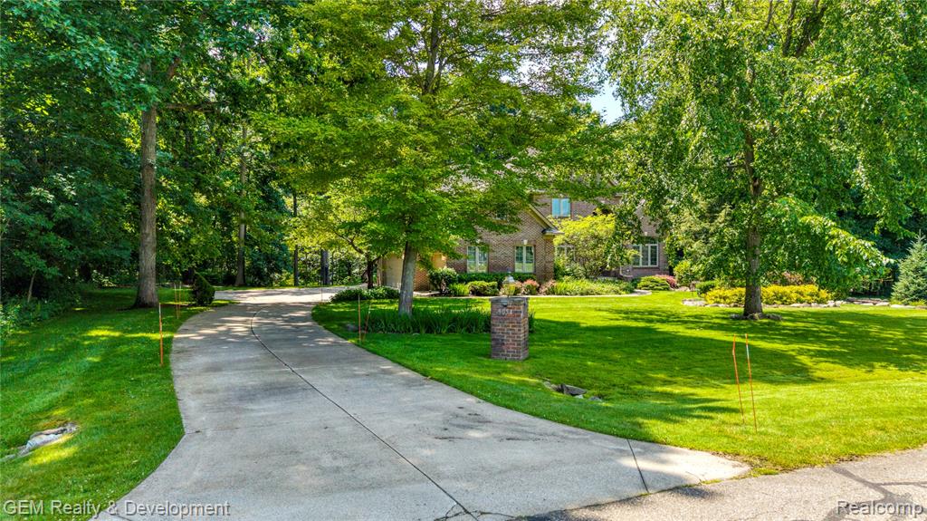 9054 Green Hickory Lane, Fenton, MI 48430 — Photo 4