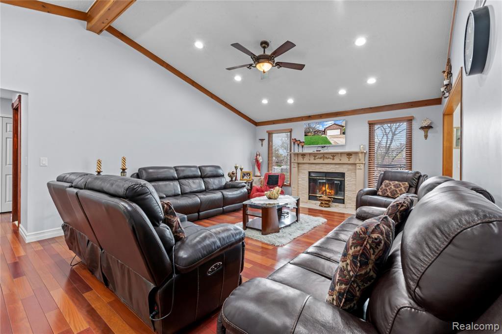 46902 Amberwood Drive, Shelby Twp, MI 48317 — Photo 9