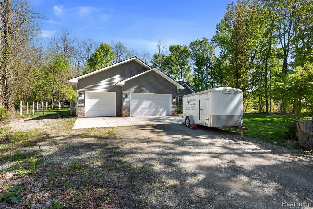 8306 Foster Road, Clarkston, MI — Photo 3