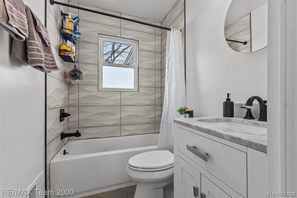 9666 RUTH Avenue, Allen Park, MI 48101 — Photo 17