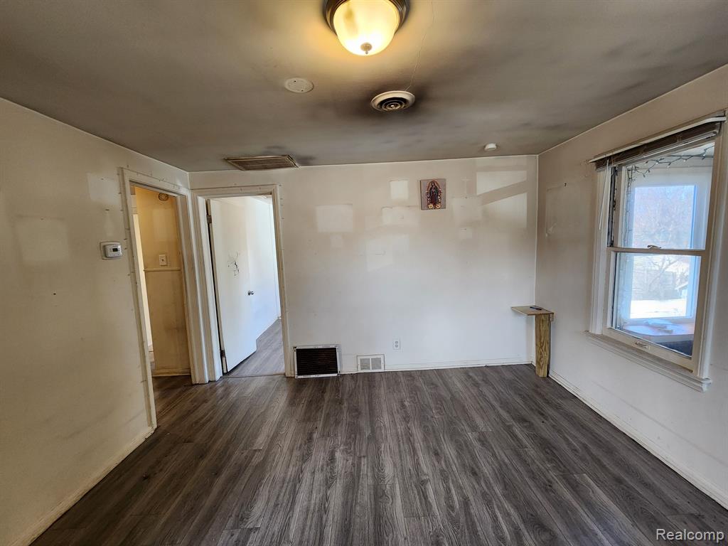 7543 PAIGE Avenue, Warren, MI 48091 — Photo 5