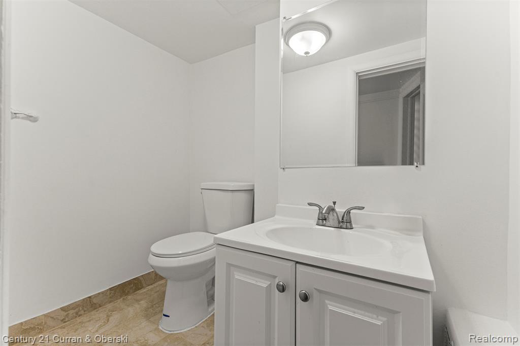 30631 Bayview Drive, Gibraltar, MI — Photo 28