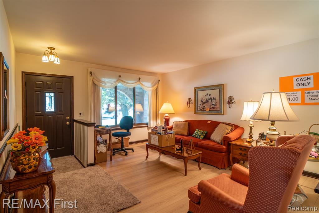 47798 CHRYS, Macomb, MI 48044 — Photo 13