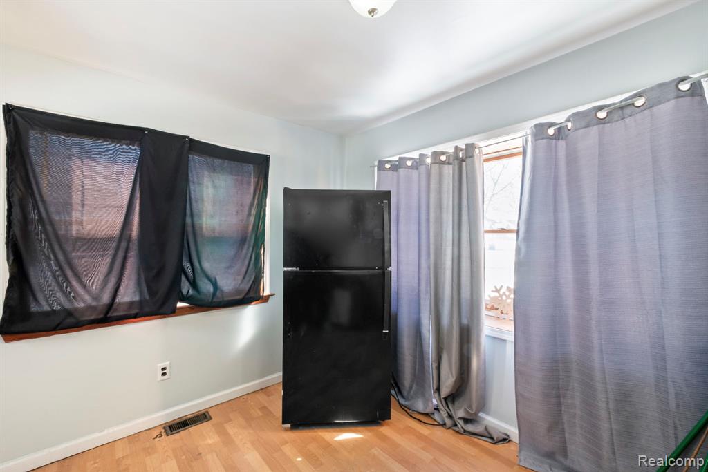 7739 Rosedale Boulevard, Allen Park, MI 48101 — Photo 13