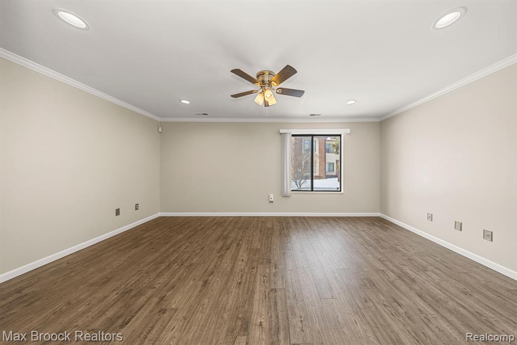 6689 W Ridgefield Circle, West Bloomfield, MI — Photo 18