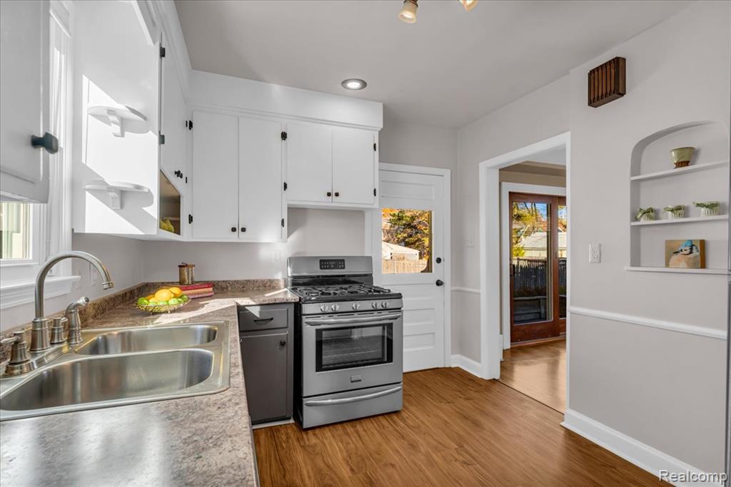 724 W Cambourne Street, Fenton, MI 48220 — Photo 9