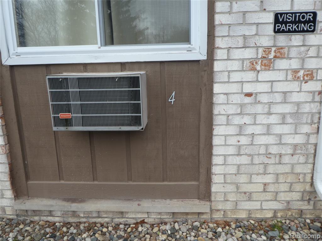 7482 Woodview Street, 4, Westland, MI — Photo 3