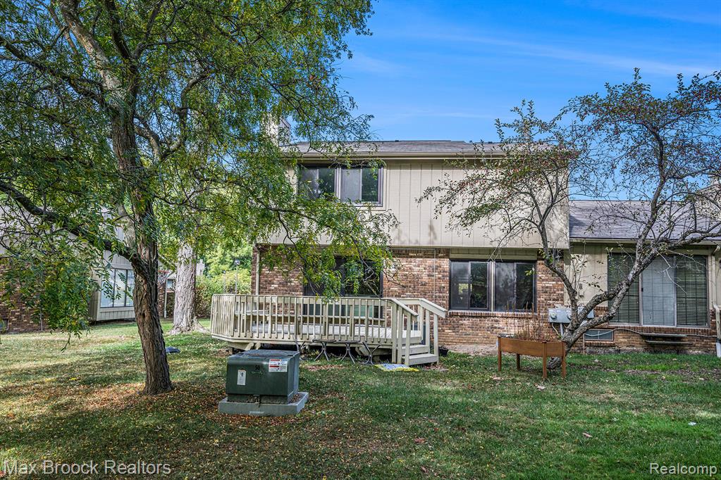 4371 Foxpointe Drive, West Bloomfield, MI 48323 — Photo 25