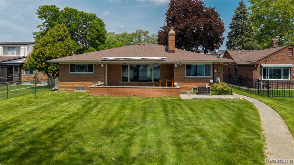 22606 Ardmore Park Drive, Saint Clair Shores, MI 48081 — Photo 9