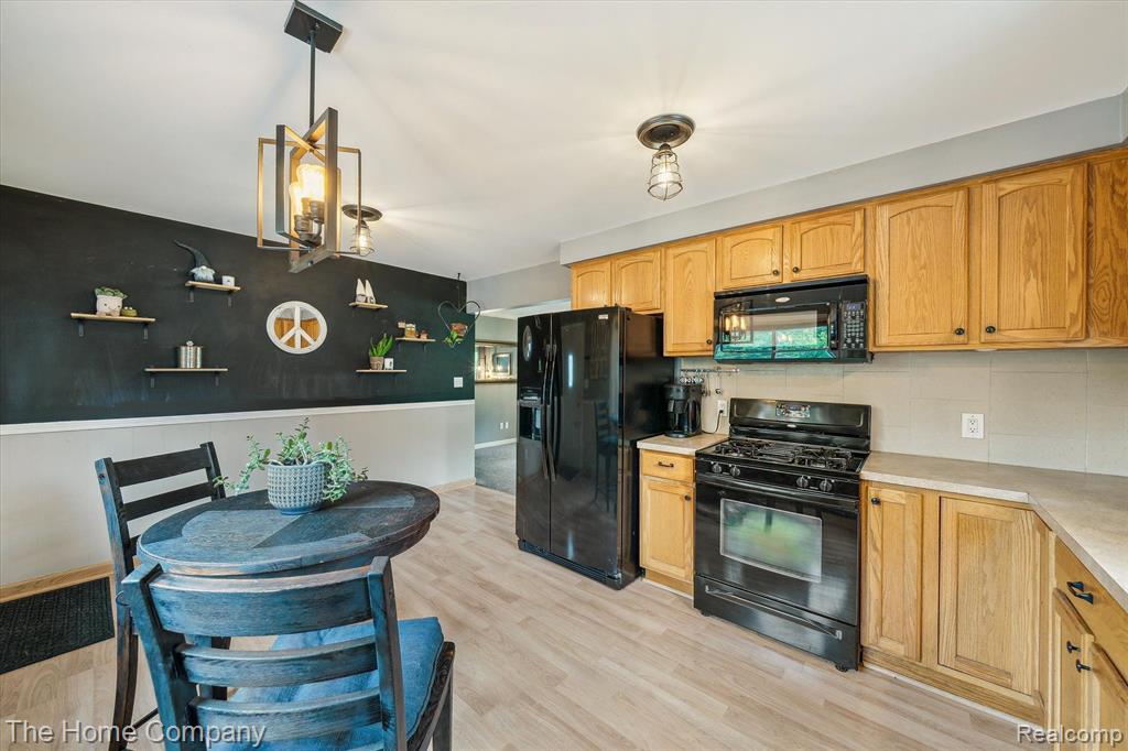 764 Dunreath Street, Wolverine Lake, MI 48390 — Photo 10