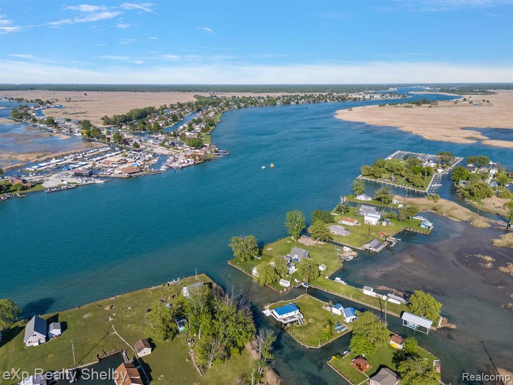 8395 N Channel - Harsens Island, Clay, MI 48001 — Photo 74