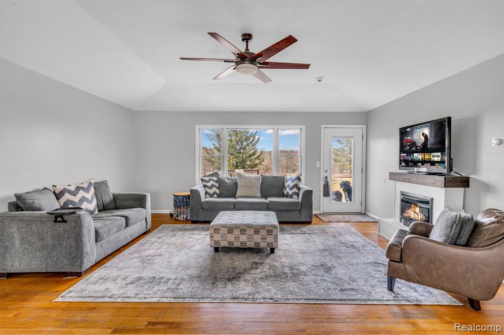 2368 N BLACKS CORNERS Road, Imlay City, MI 48444 — Photo 8
