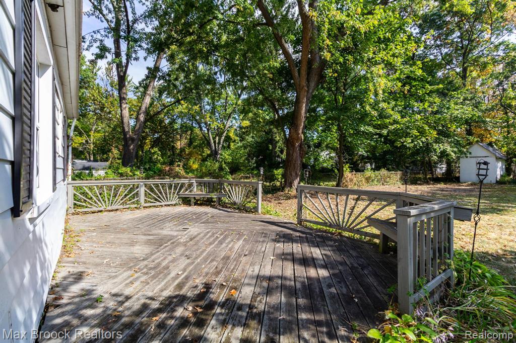 4120 Lotus Drive, Waterford, MI 48329 — Photo 30