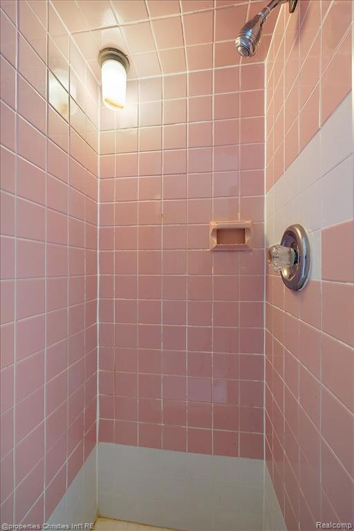 6030 Lahser Road, Bloomfield, MI — Photo 19