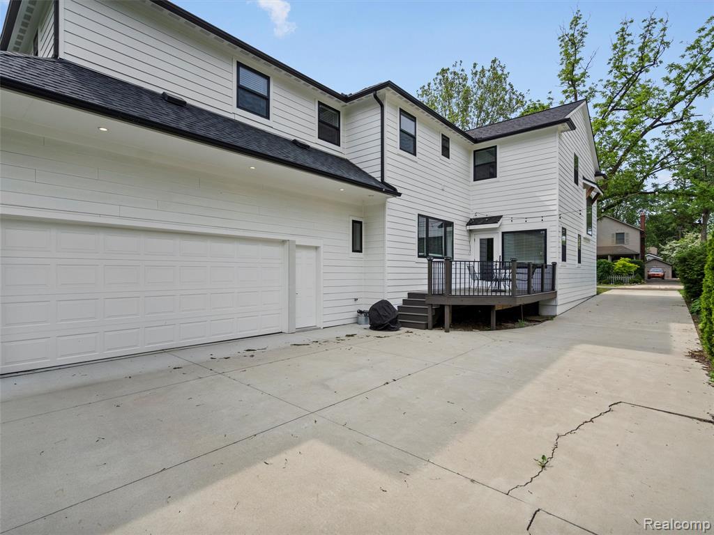 913 Roselawn Drive, Rochester, MI 48307 — Photo 8