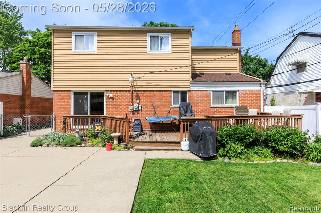 430 N Batchewana Street, Clawson, MI — Photo 32