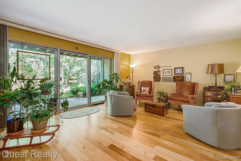 3123 LAKE HAVEN Drive, Ann Arbor, MI 48105 — Photo 6