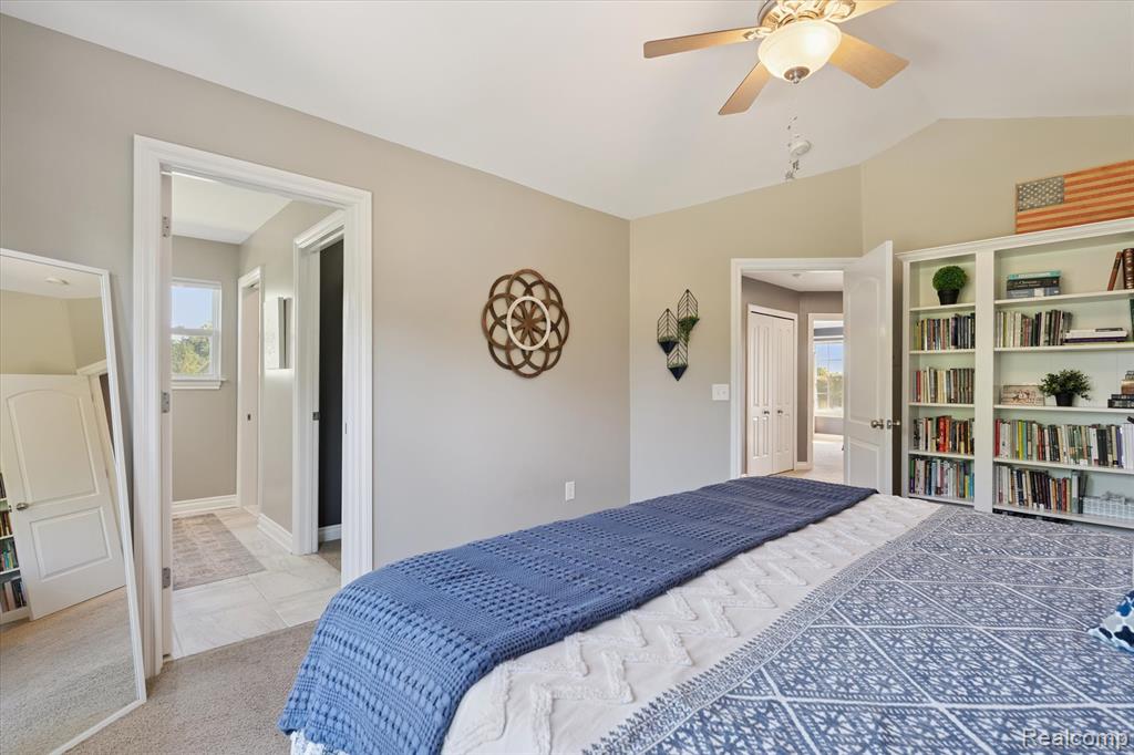 7056 Glenmeadow Court, Grand Blanc, MI 48439 — Photo 21