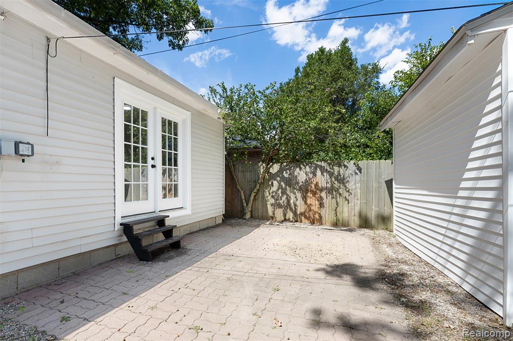 4455 Hipp Street, Dearborn Heights, MI 48125 — Photo 10