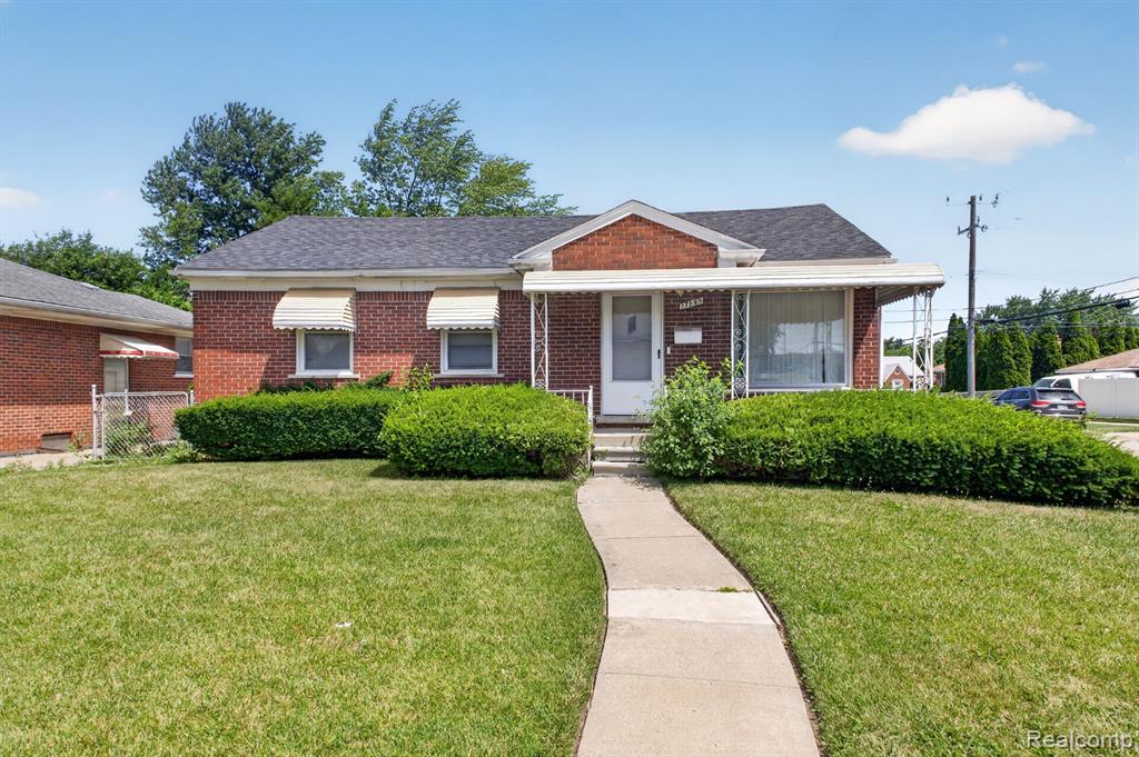 17145 Ego Avenue, Eastpointe, MI 48021