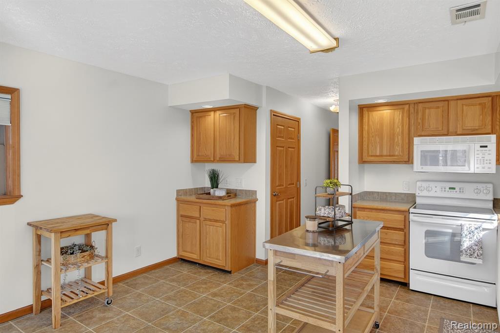3453 Rhea Road, Ann Arbor, MI 48103 — Photo 14