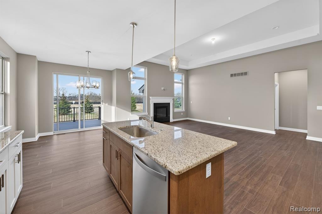 3736 Chatham Place, 6, Brighton, MI 48114 — Photo 12