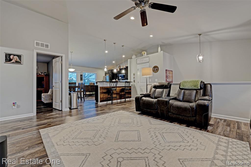 4316 Pebble Creek Boulevard, Grand Blanc, MI 48439 — Photo 13